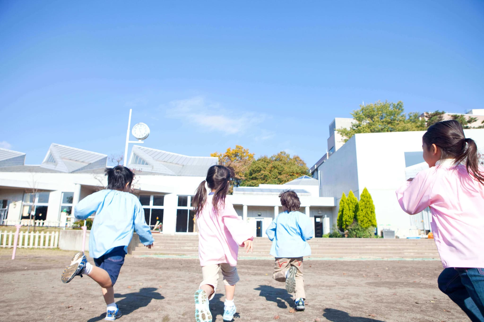 子どもたちが楽しく過ごす様子